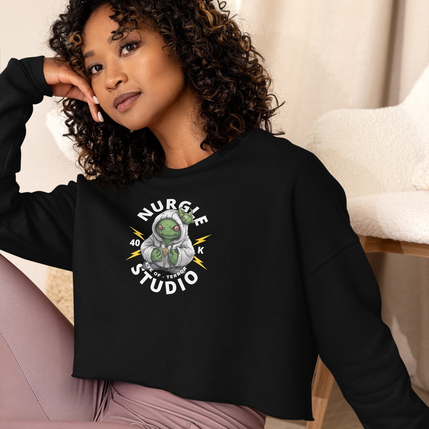 Nurgling boxing studio Crop Sweatshirt